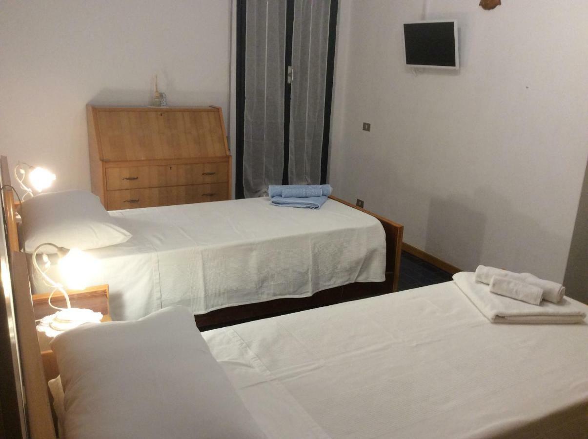 Hostal Le Apuane Mezzana  Exterior foto